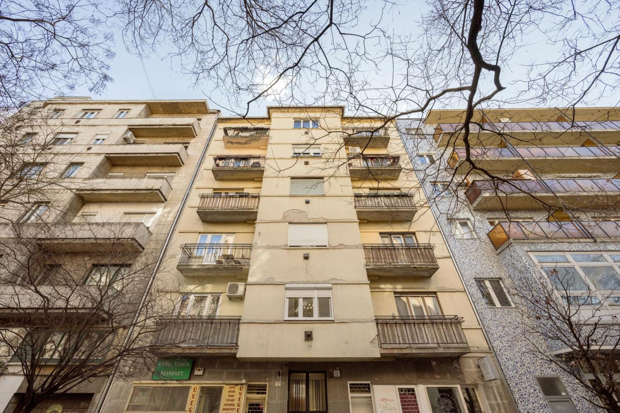 Apartment Elemental Retreats - Wood & Water Budapest